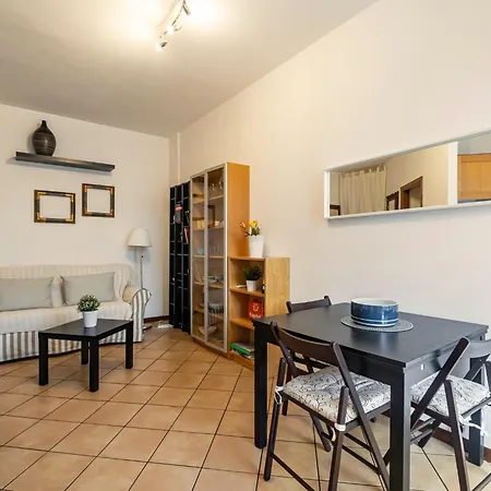 アパート Guesthost - Naviglio Pavese Comfortable With Balcony! *