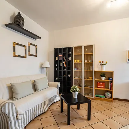 Guesthost - Naviglio Pavese Comfortable With Balcony! * ミラノ
