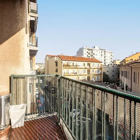 Guesthost - Naviglio Pavese Comfortable With Balcony! アパート