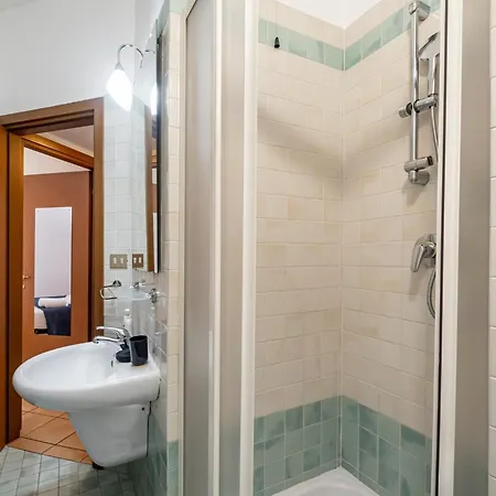 アパート Guesthost - Naviglio Pavese Comfortable With Balcony! ミラノ