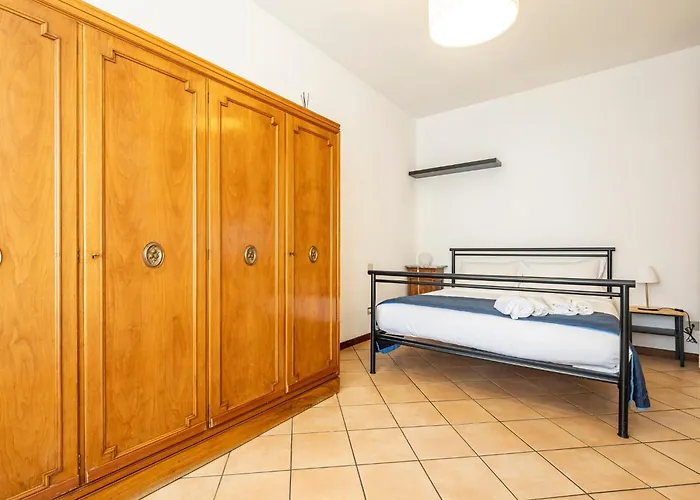 Guesthost - Naviglio Pavese Comfortable With Balcony!